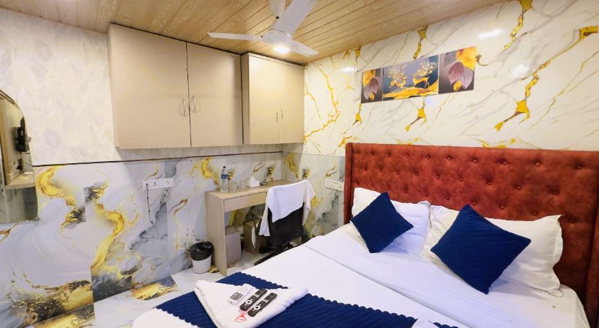 Hotel New York by Stayzy Rooms in Mumbai