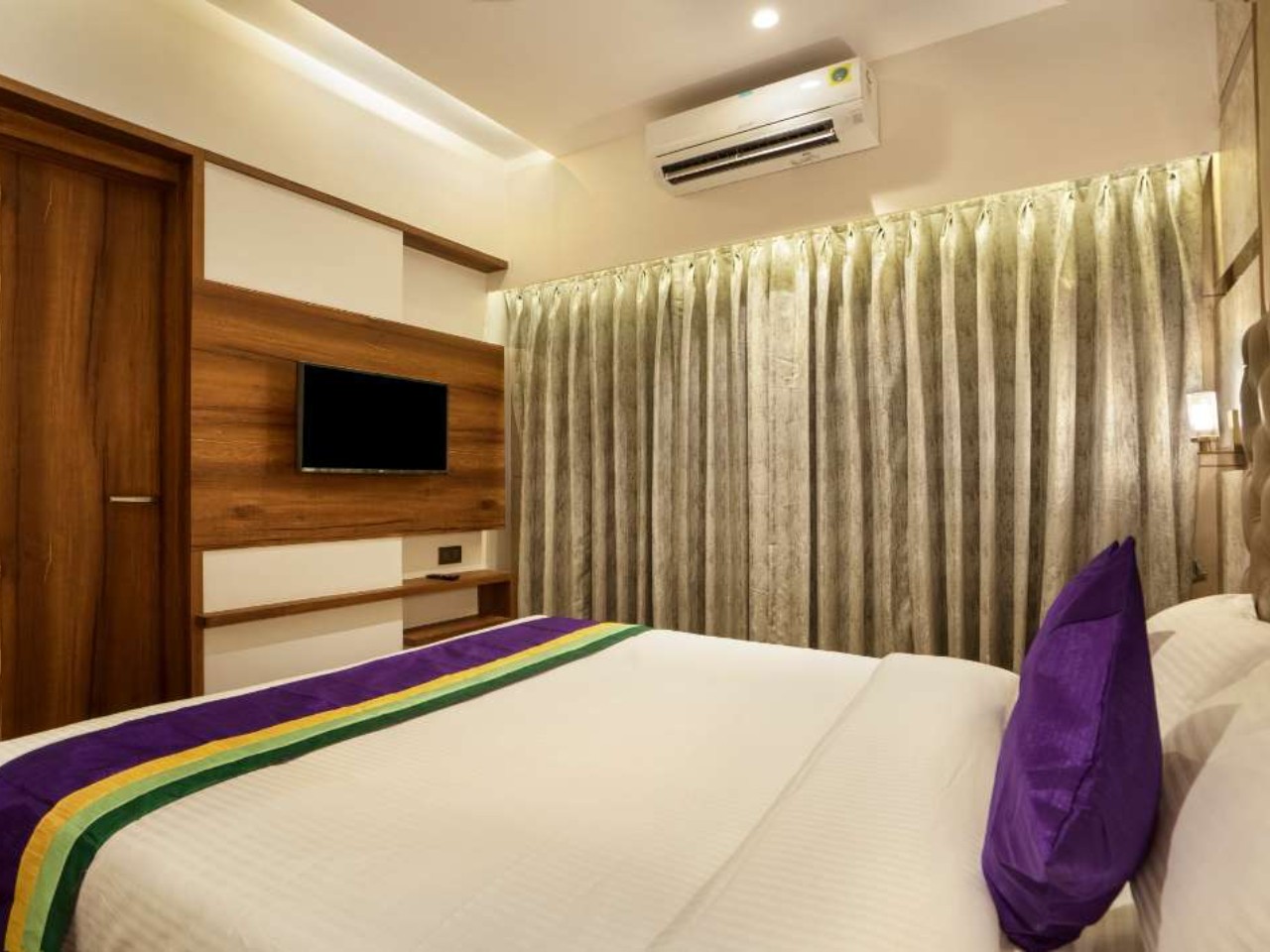 Savera Inn Hotel in Mumbai