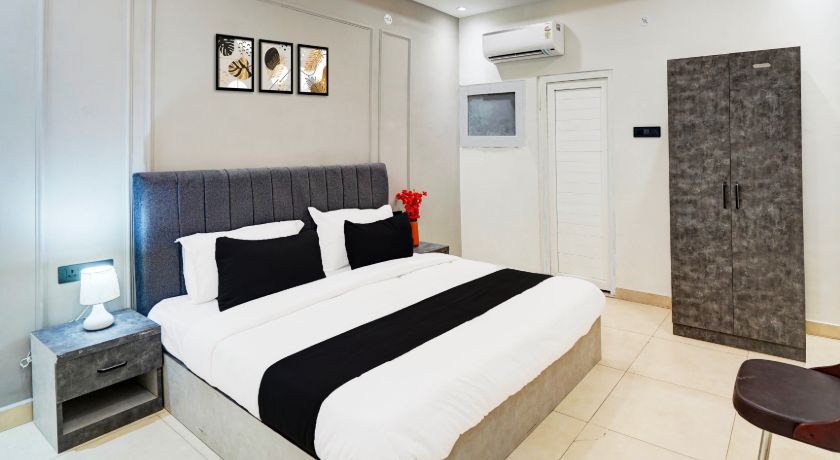 Hotel SS Royal in Lucknow