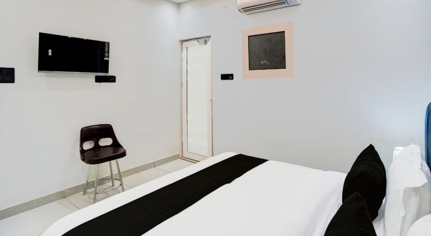 Hotel SS Royal in Lucknow