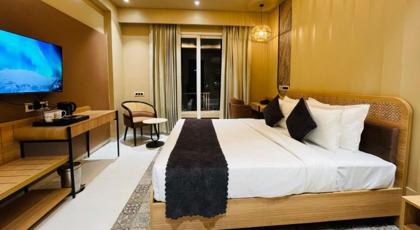 Saltstayz Premier - Sector 50 and Golf Course Ext Road in Gurgaon