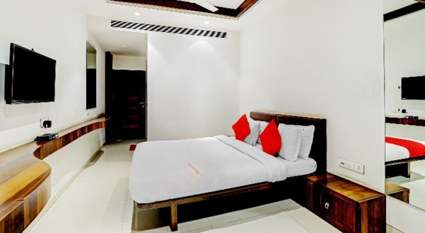 Hotel Rishta and Jahaan in Surat