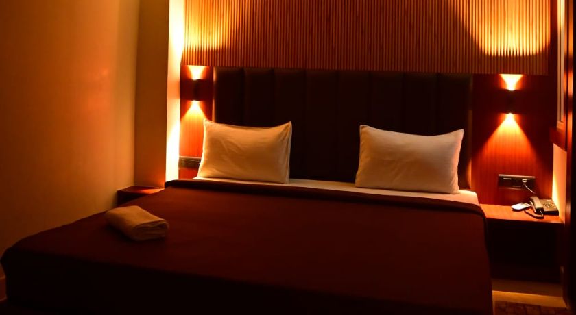 Hotel Baba Vishwanath Palace in Prayagraj