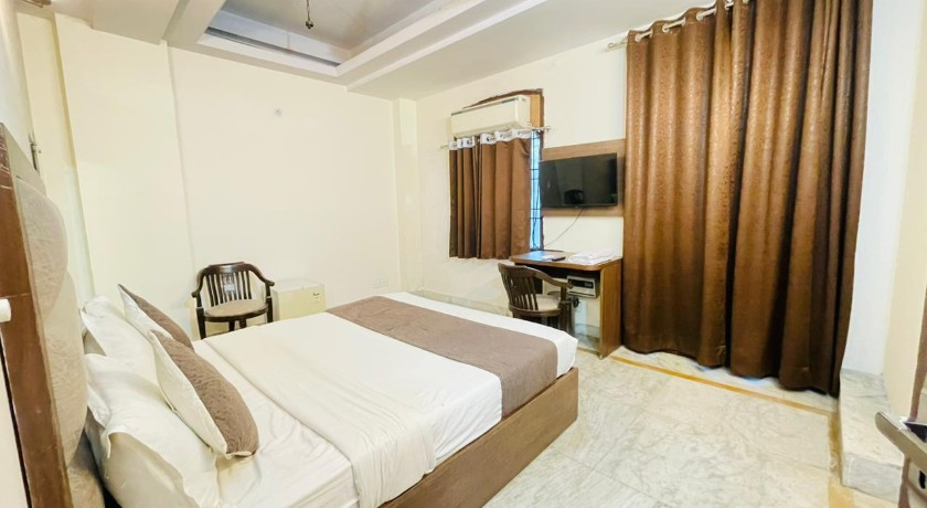 New South Paradise in Delhi