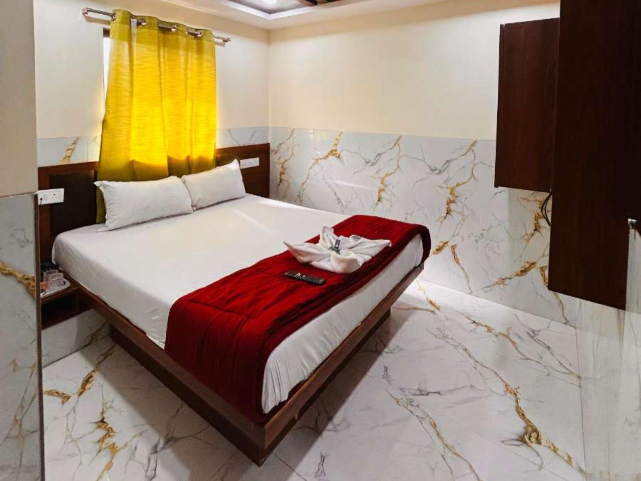 Hotel Samrat Palace in Mumbai