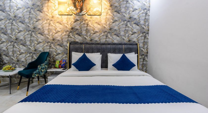 Hotel Amaze Stays in Noida