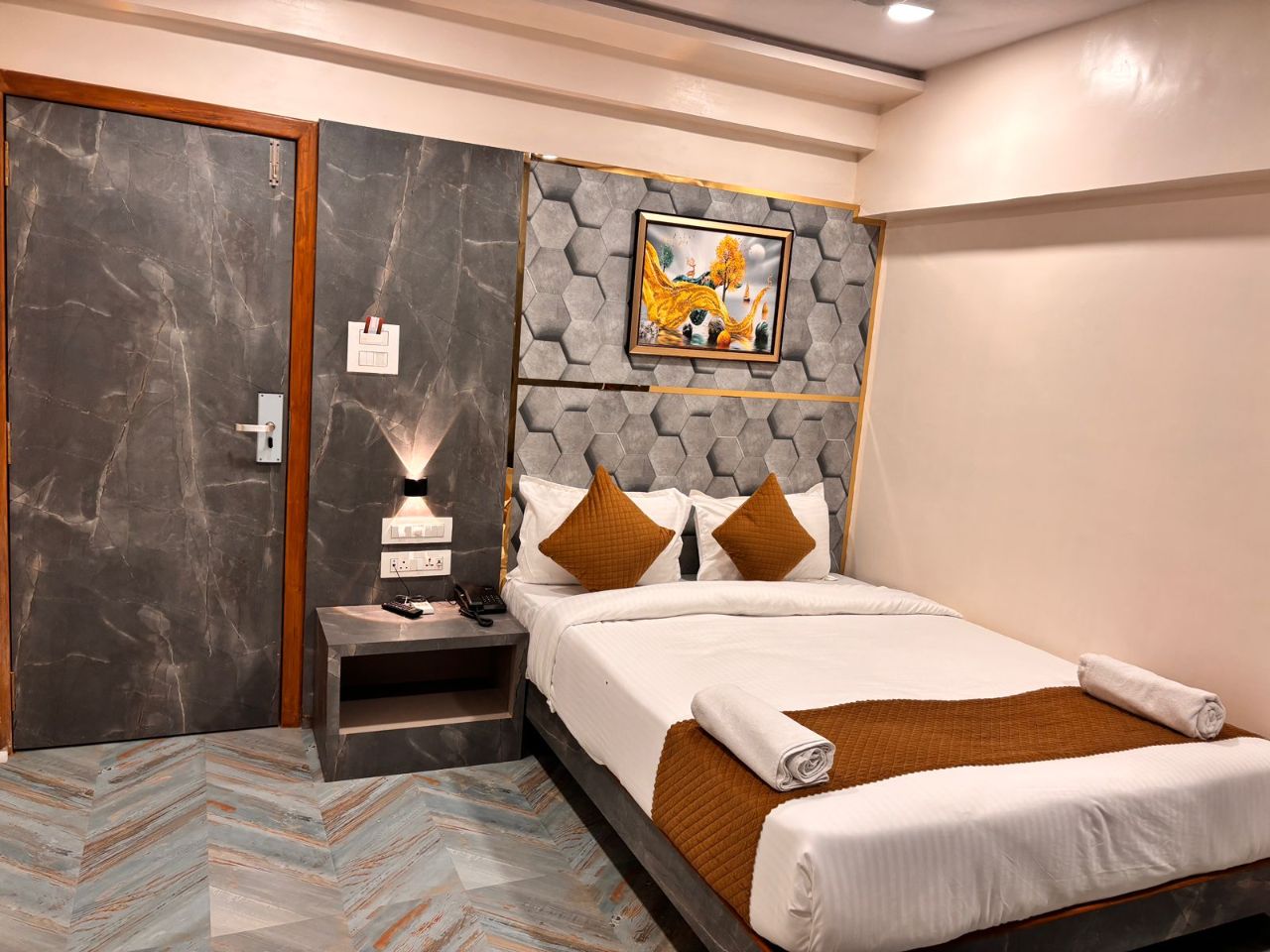 Hotel Arts Palace in Mumbai