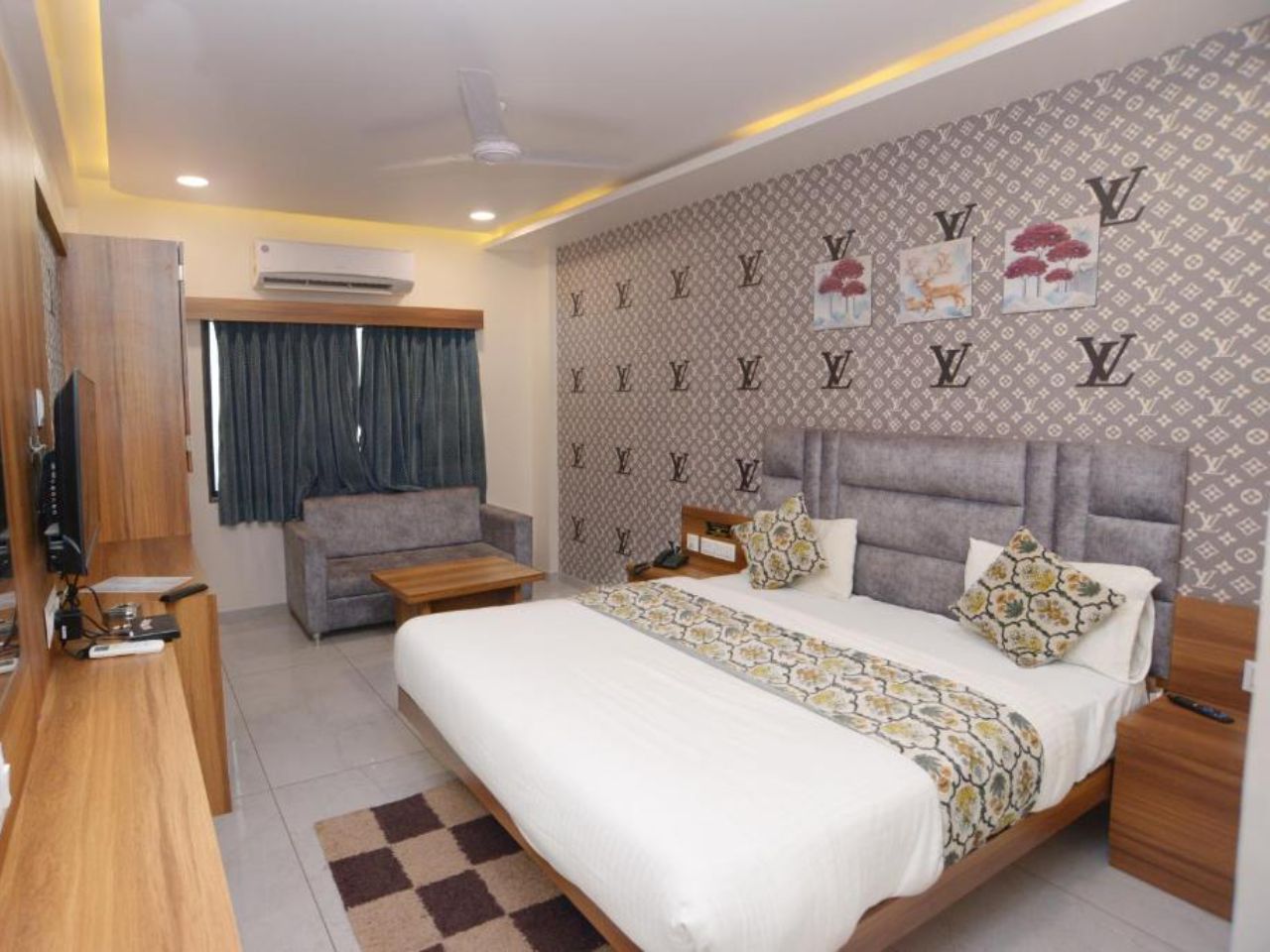 Hotel Lee Gold in Anand