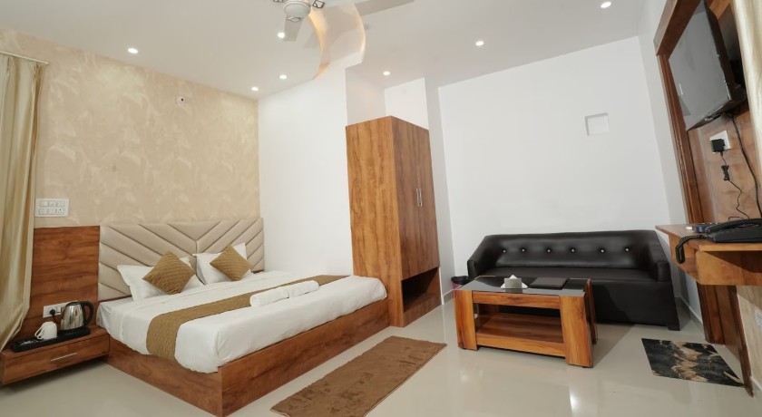 Hotel V Star in Lucknow