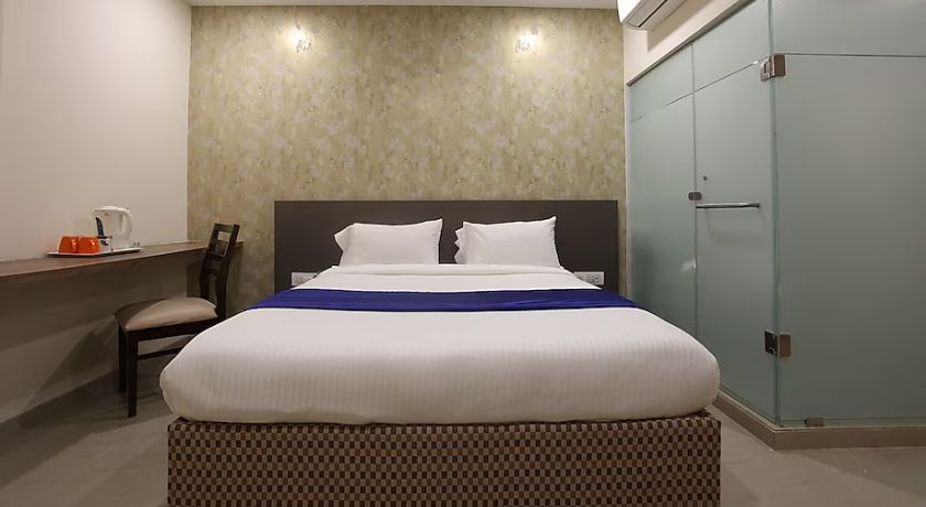 Hotel Ocean Suites in Mumbai