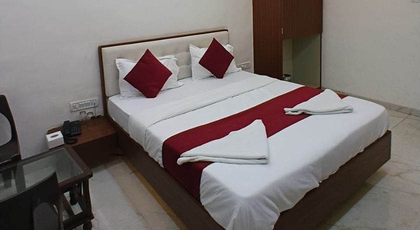 Hotel Yashmer in Navi Mumbai