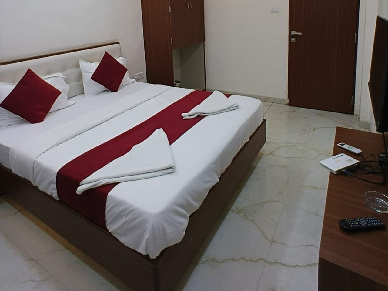 Hotel Yashmer in Navi Mumbai