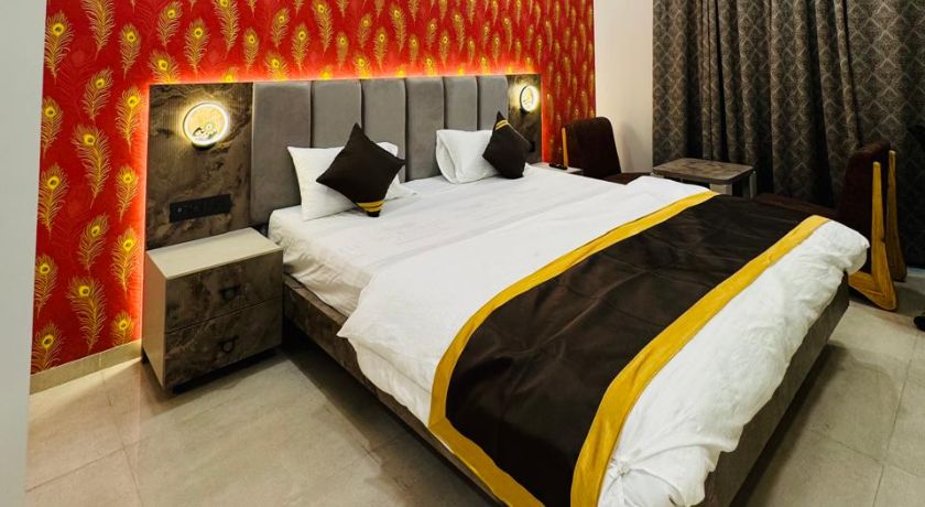 The Comfort Stay- Omaxe Hazratganj in Lucknow