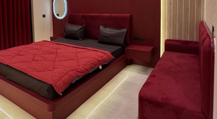 The Comfort Stay- Omaxe Hazratganj in Lucknow