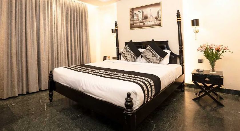 Foxoso Hotel Delhi Airport in Delhi