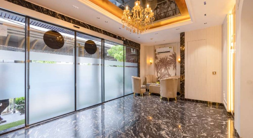 Hotel Lexus in Delhi