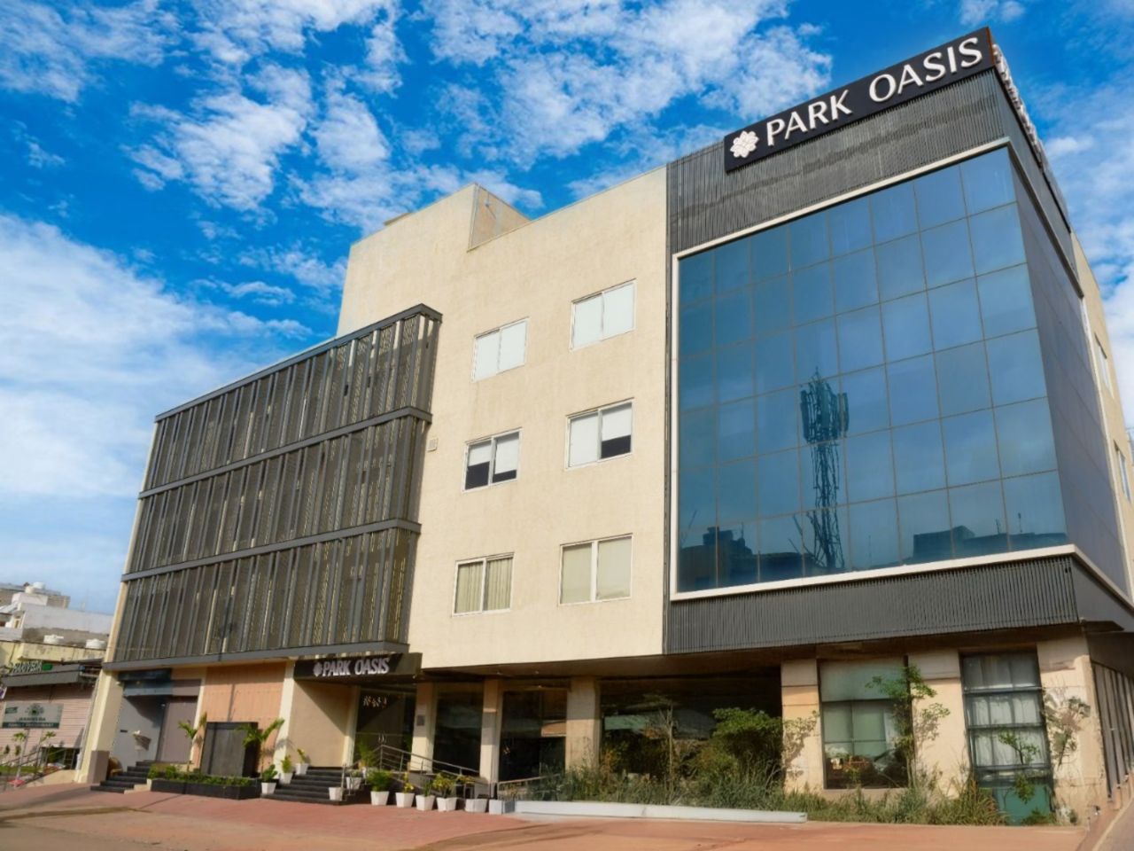 Hotel Park Oasis in Jaipur