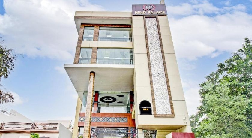 Hotel Hind Palace in Lucknow