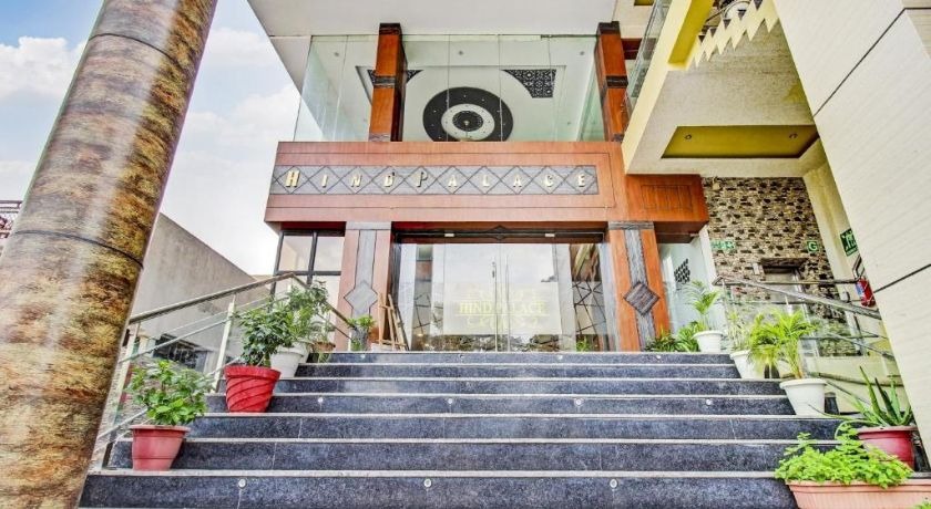 Hotel Hind Palace in Lucknow