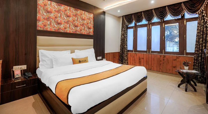 Pax Hotel Sunrise Inn in Dalhousie