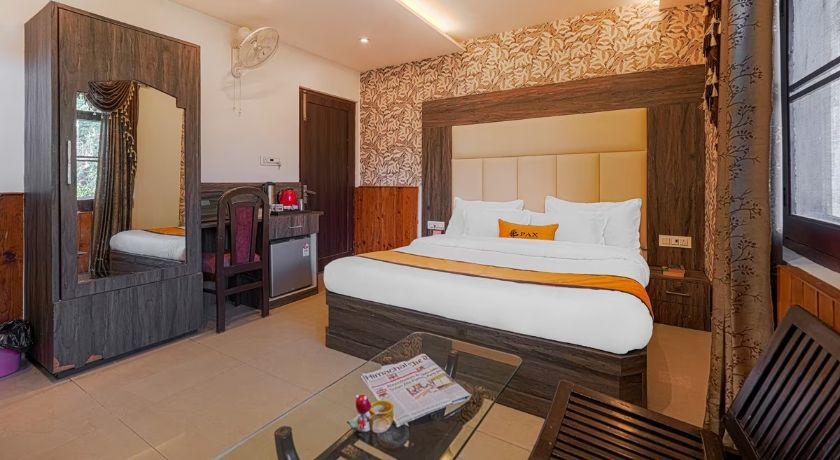 Pax Hotel Sunrise Inn in Dalhousie