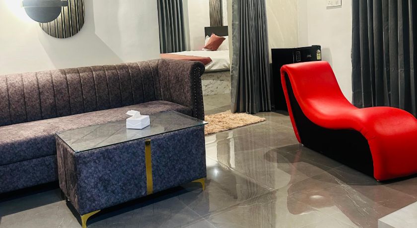 Hotel Woow Suites in Pune