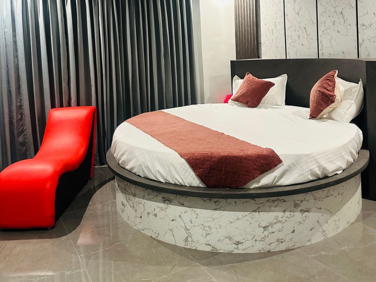 Hotel Woow Suites in Pune