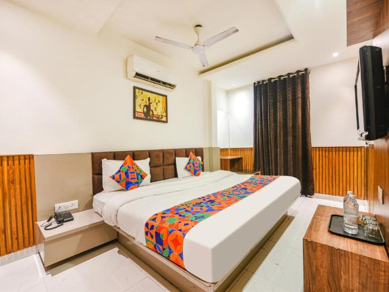 Hotel Shri Sai Deluxe in Delhi