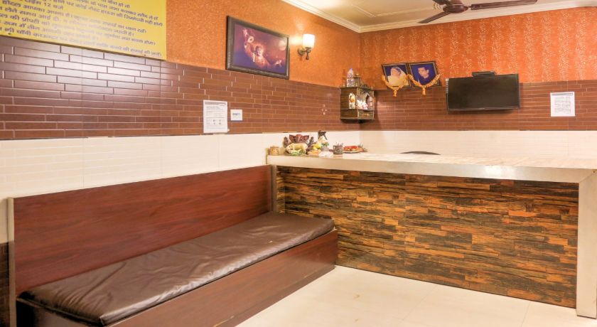Hotel Shri Sai Guest House in Delhi