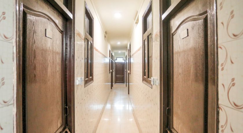 Hotel Shri Sai Guest House in Delhi