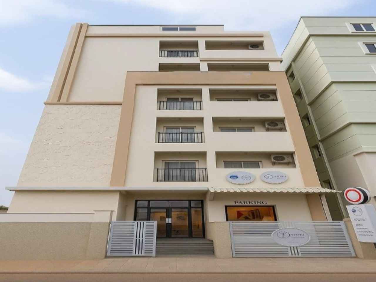 Hotel Cozy Prime Madhapur in Hyderabad