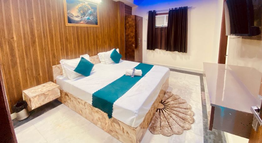 Hotel Black Rose in Delhi