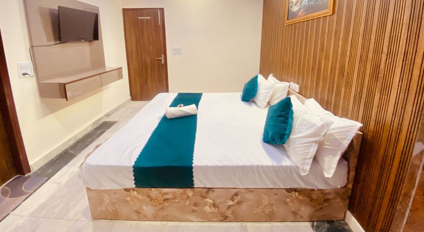 Hotel Black Rose in Delhi