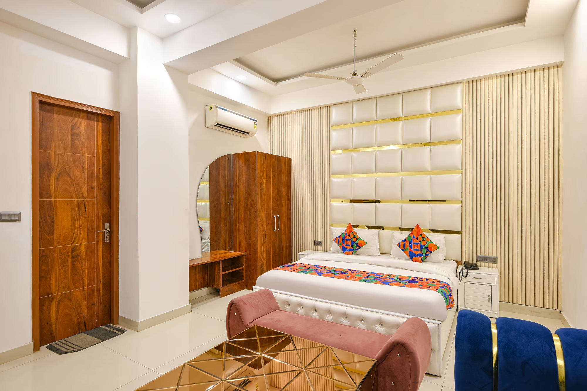 Hotel The Grand Paradise in Ghaziabad