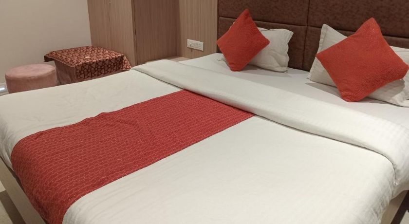 Hotel Rajshree in Ahmednagar