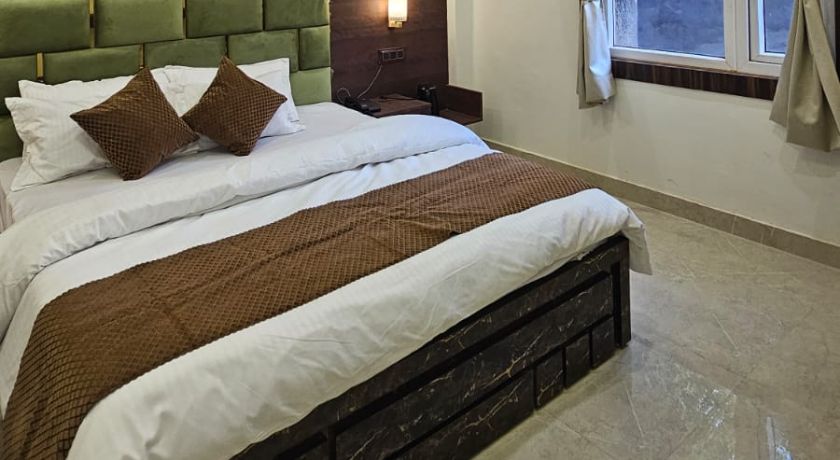 Triveni International in Varanasi