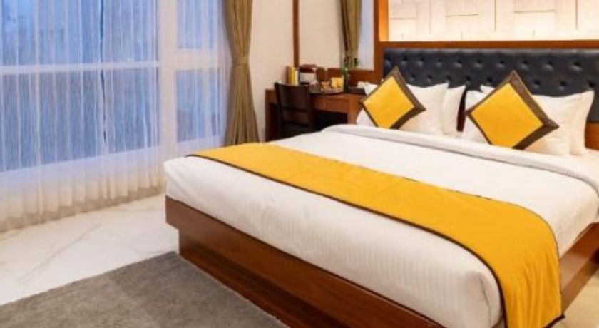 Blue Diamond Luxury Stay in Bangalore