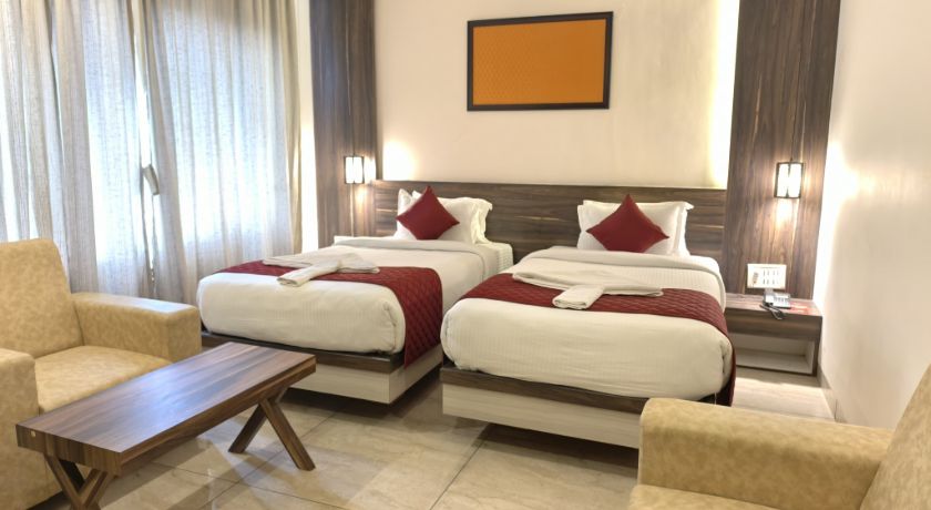 Monarch Express, Sri City in Tada