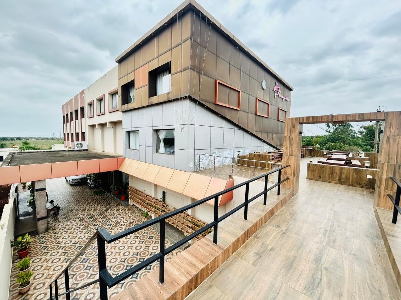 Monarch Express, Sri City in Tada