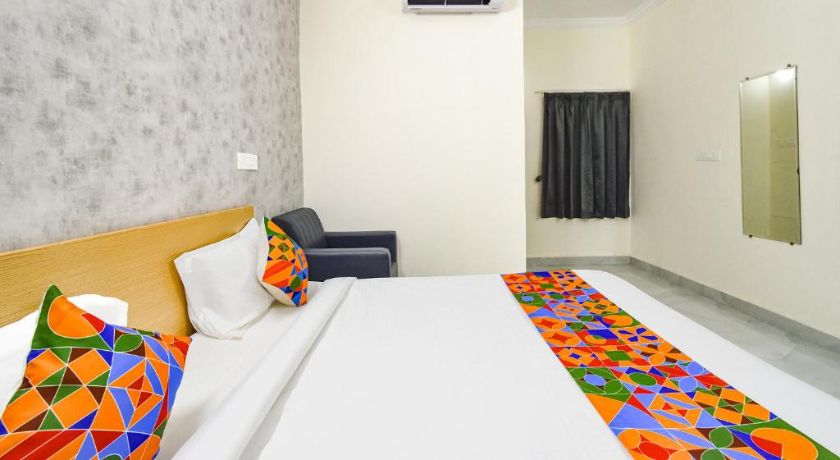 Hotel Joys Stays Inn Madhapur in Hyderabad