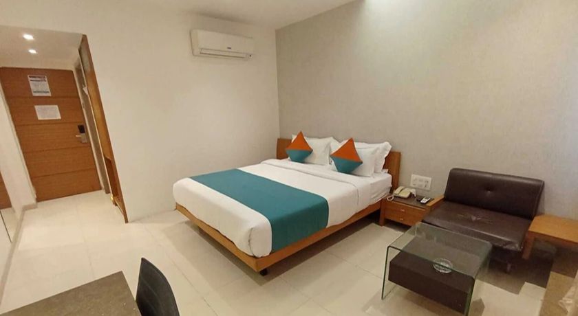 Pride  Biznotel Alkapuri in Vadodara