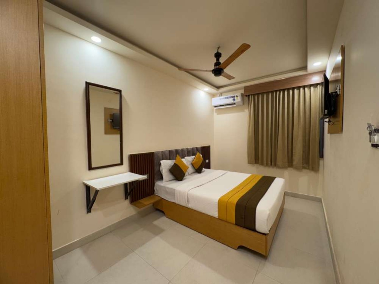Hotel R K in Bangalore