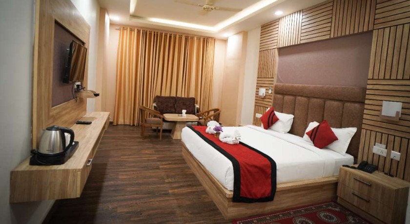 Hotel Paras Inn in Lucknow