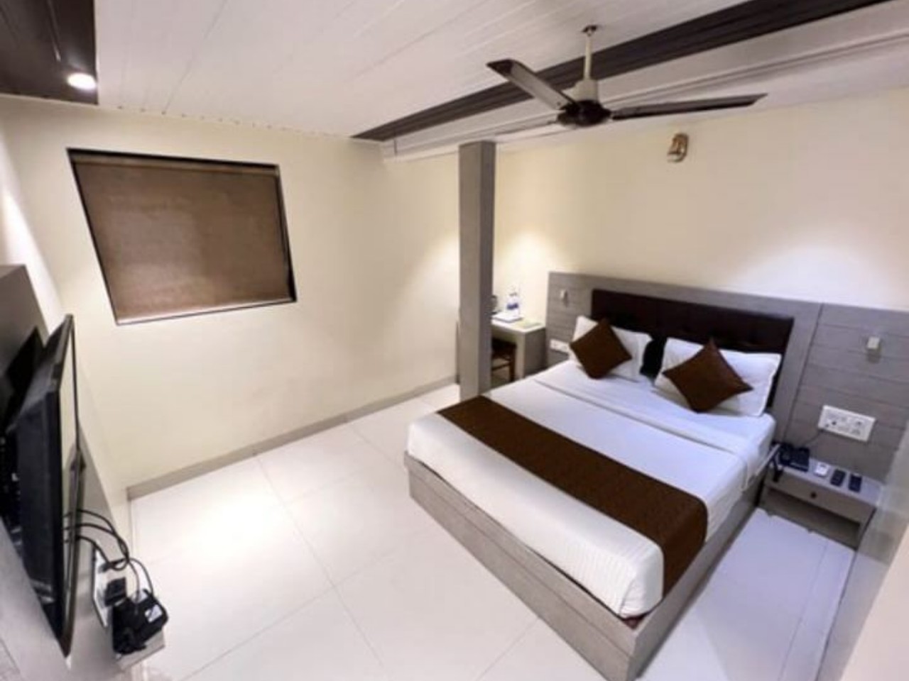 New Hotel Prince Palace in Mumbai