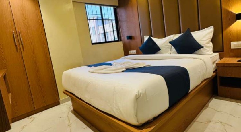 Hotel Comfort Castle in Mumbai