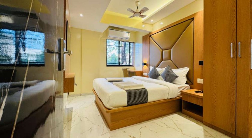 Hotel Comfort Castle in Mumbai