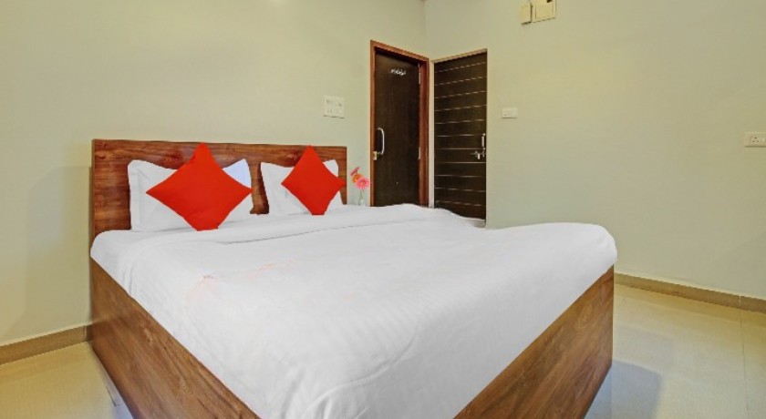 Hotel Dwarka in Pune