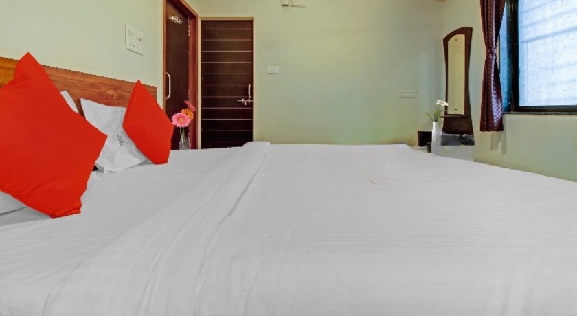 Hotel Dwarka in Pune