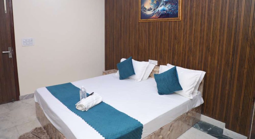 Hotel Shine Stay in Delhi
