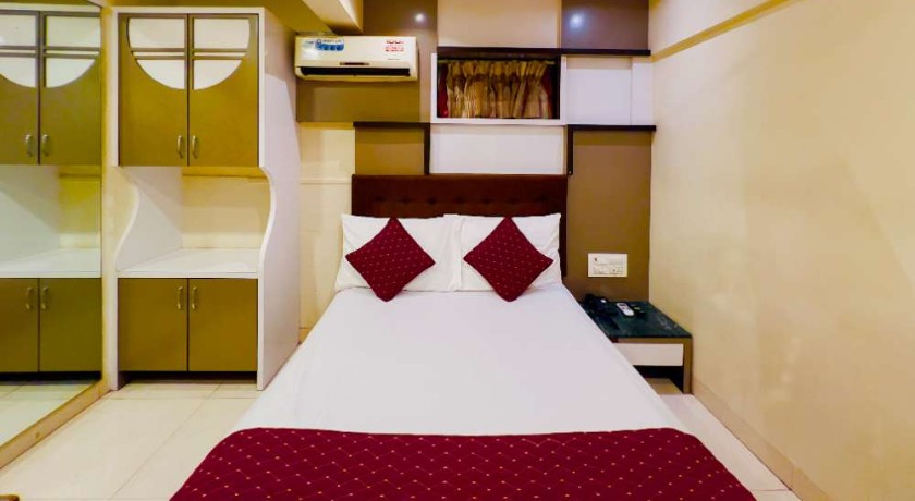 Hotel Dwaraka  in Mumbai